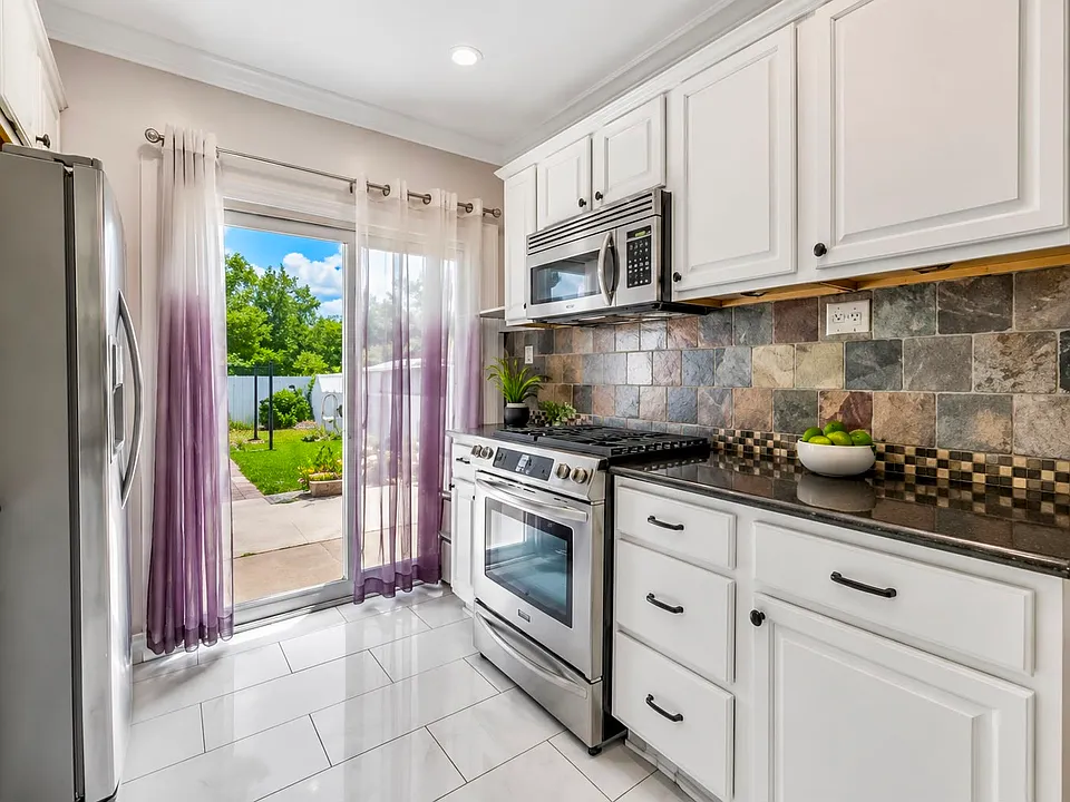 116 Brighton Ave #1
