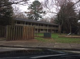 2820 D Pelham Dr, Winston Salem, NC 27106