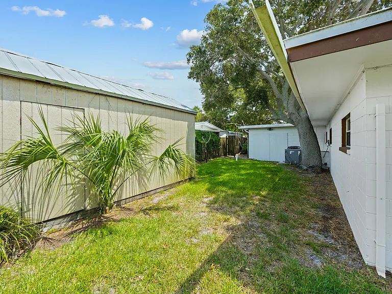 485 N Shore Dr — Photo 7