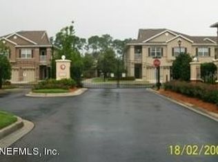 9776 Summer Grove Way E, Jacksonville, FL 32257