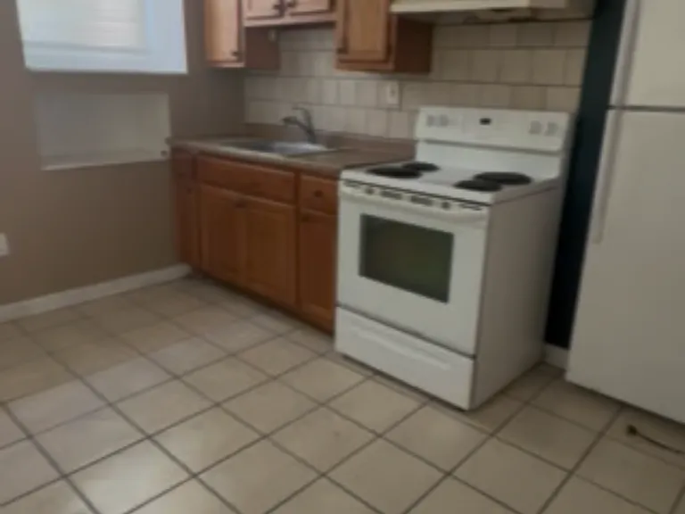 210 Pearl St — Photo 6