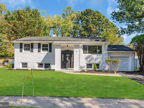 202 Mill Rd, Somerdale, NJ 08083