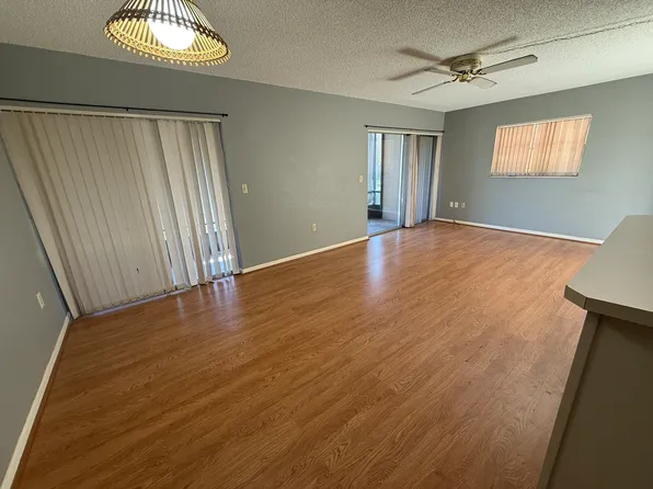 160 Live Oak Woods Ct, Deltona, FL