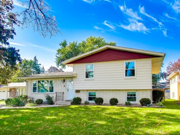 230 Shannon Ct, Des Plaines, IL 60016