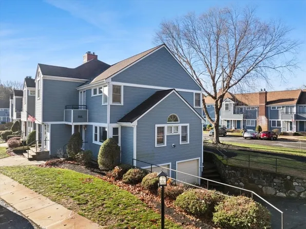 501 Auburn St APT 201, Whitman, MA 02382