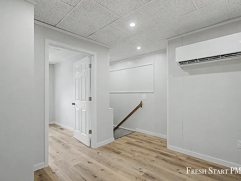134 Maple St — Photo 16