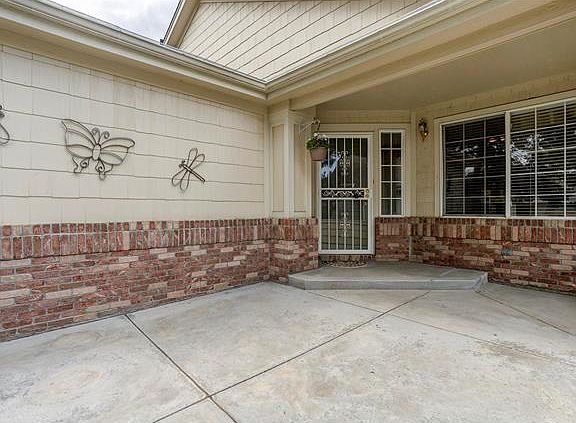 3rd image of 4082 Lee Cir