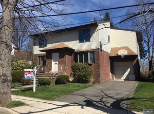10 Edgewater Rd, Cliffside Park, NJ 07010