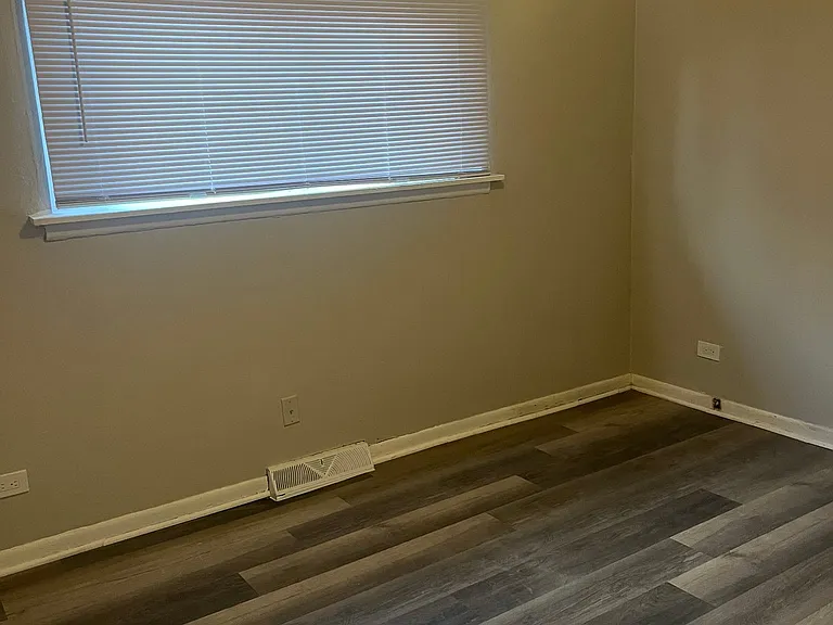 436 W Division St #2 — Photo 20