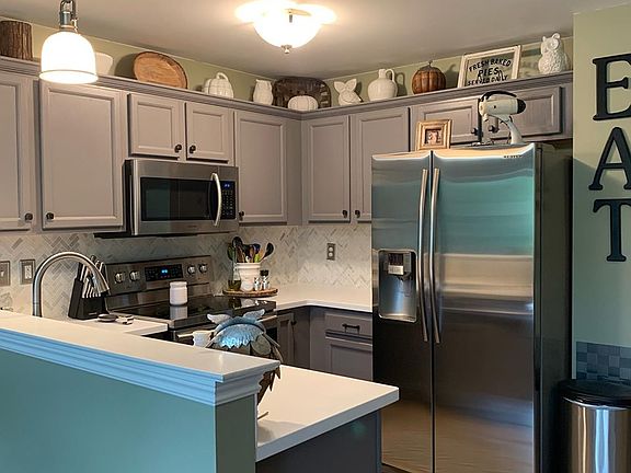 2nd image of 50668 Woodbury Dr