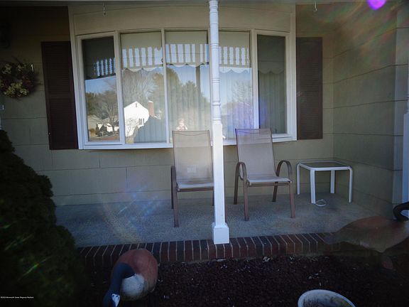 3rd image of 4 Salisbury Ct