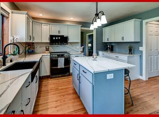 1708 Rustic Dr, Sun Prairie, WI 53590