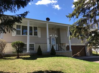 8201 Northwood Pkwy, New Hope, MN 55427