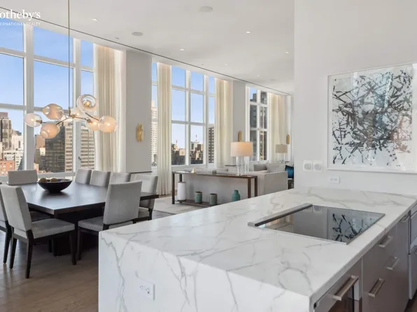 305 East 51st Street image 19 of 22