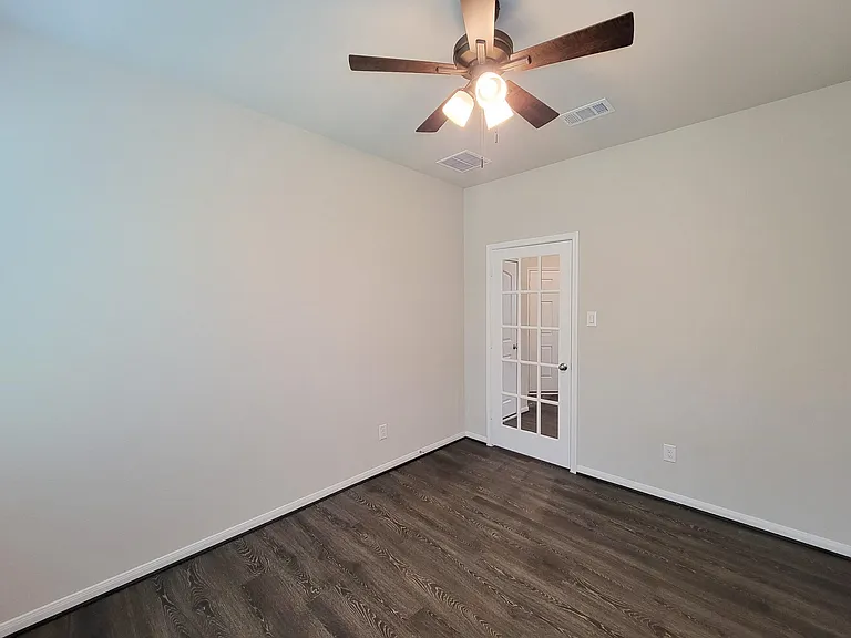10423 Astor Point Trl — Photo 7