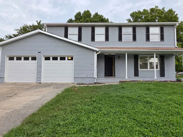 7200 Shadowlake Dr, Charlotte, NC 28226