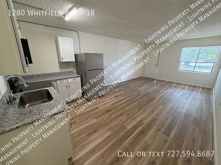 Driftwood Apartments — Photo 24