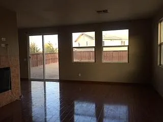 4 bed, 1700 sqft, $2,700 — Photo 3