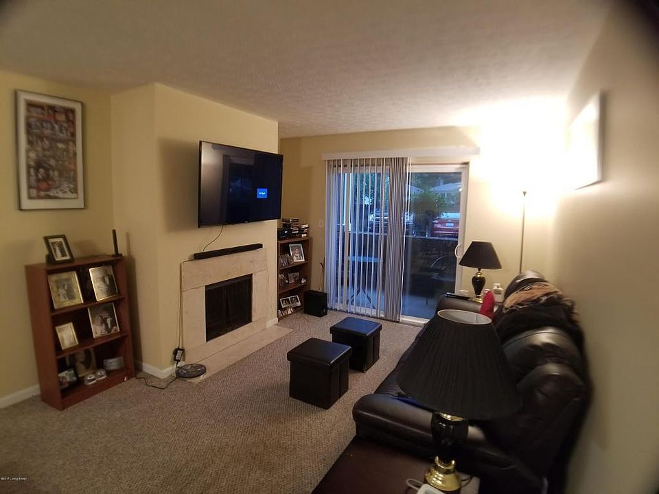 1st image of 3306 Colonial Manor Cir Unit 2B
