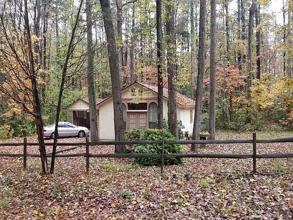 3rd image of 679 Lake Caroline Dr