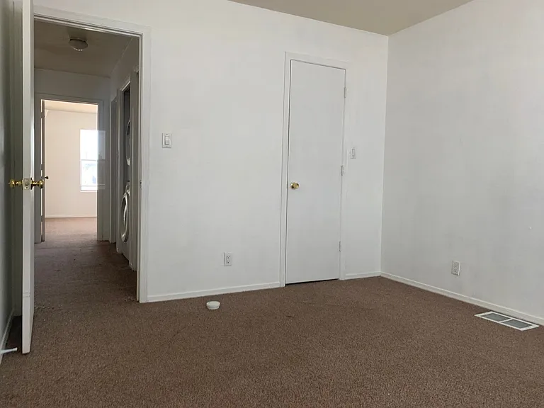 1932 Buena Vista Dr SE — Photo 12