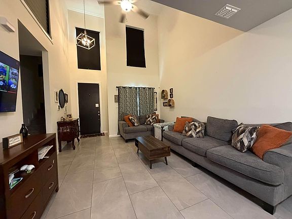 4th image of 5423 Capilla St