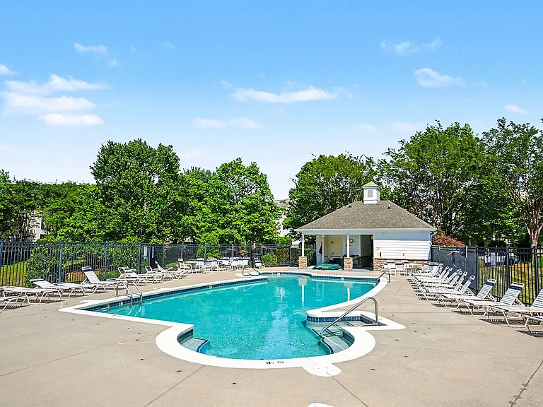 15658 King Louis Ct — Photo 23