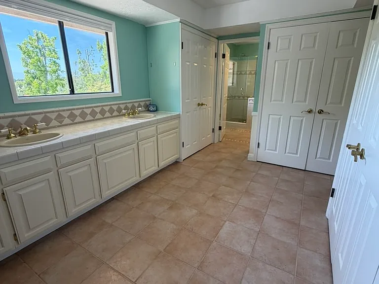 River Farm Dr — Photo 7