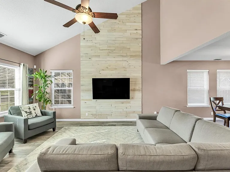 4417 Careyback Ave — Photo 3