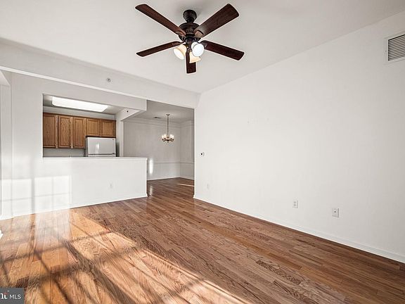 5th image of 231 Creekside Dr