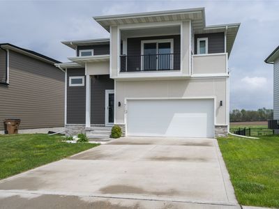 725 SE 69th St, Pleasant Hill, IA, 50327