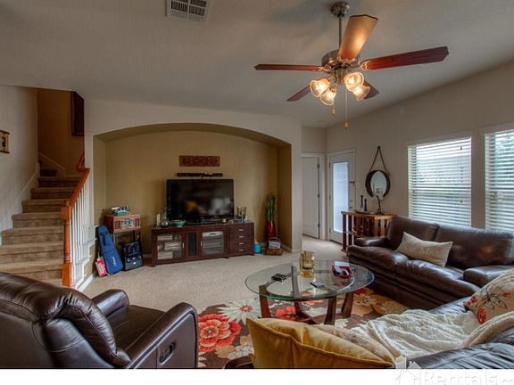 3rd image of 1405 Rainbow Parke Dr