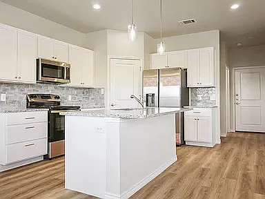 515 Whirlaway Dr #B — Photo 16