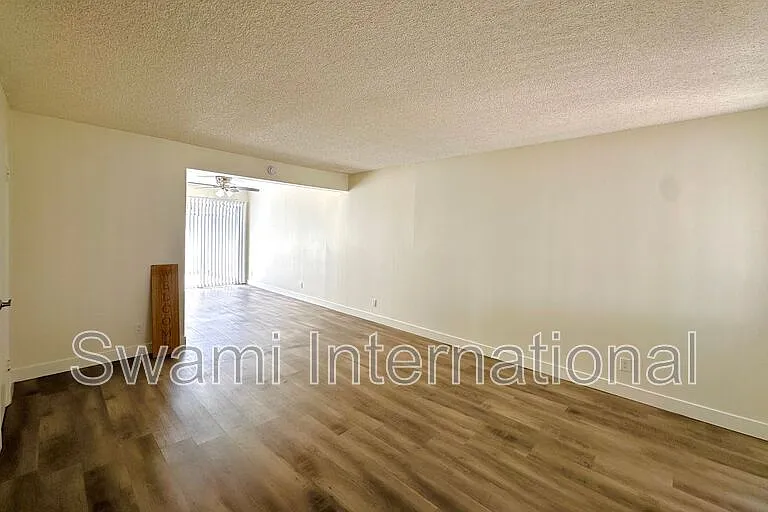 25907 Oak St #4 — Photo 6