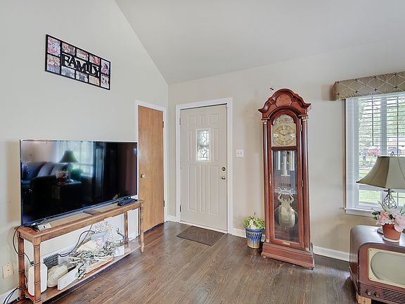 5th image of 6107 Homestead Dr