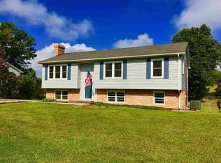 2260 Glade Dr, Christiansburg, VA 24073