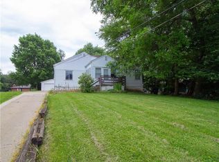 2809 70th St, Urbandale, IA 50322