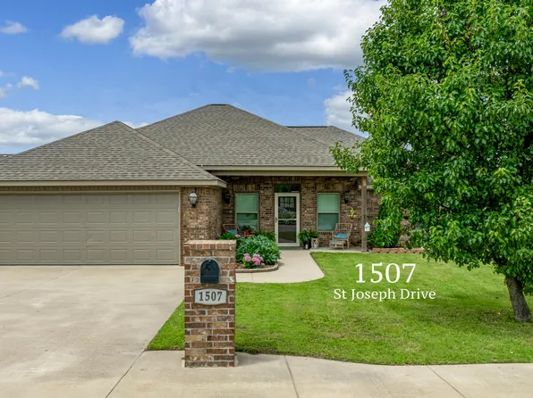 1507 St Joseph Dr, Grove, OK 74344