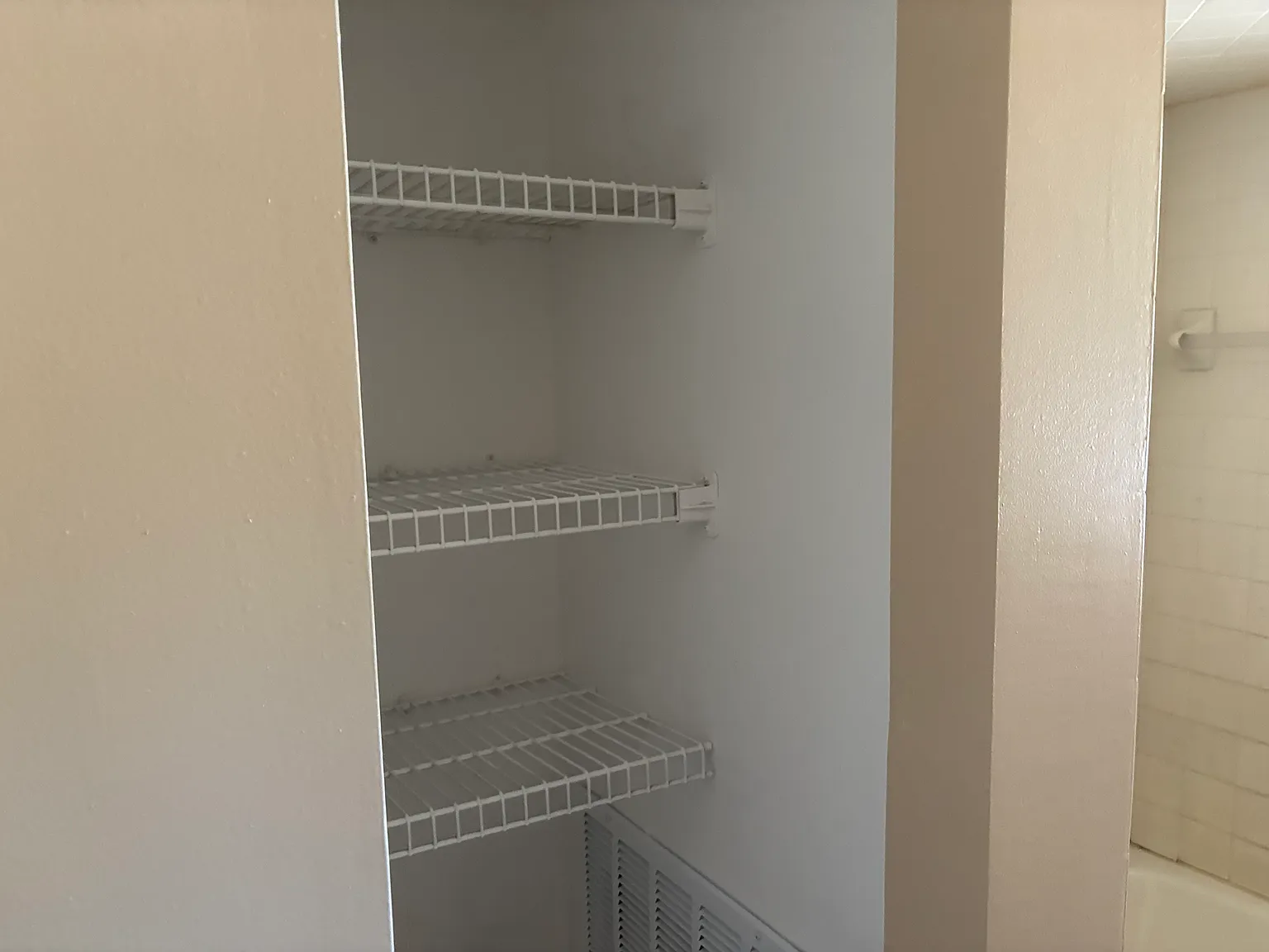 2 bed, 1150 sqft, $1,500 — Photo 3