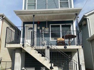 15 E 6th Rd, Broad Channel, NY 11693