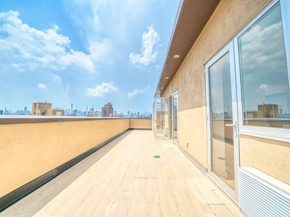 2315 Astoria Blvd #7F