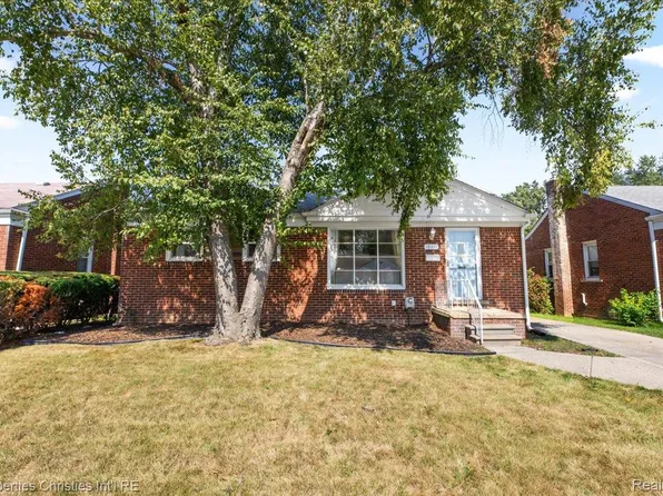 18411 Marquette St, Roseville, MI 48066