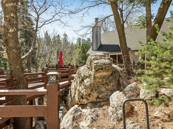915 Trinity Dr, Lake Arrowhead, CA 92352