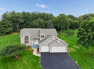 539 Creekview Ln, Rockford, IL 61114