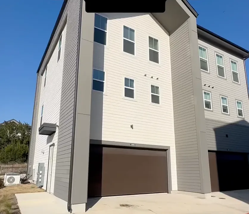 Wentworth Dr