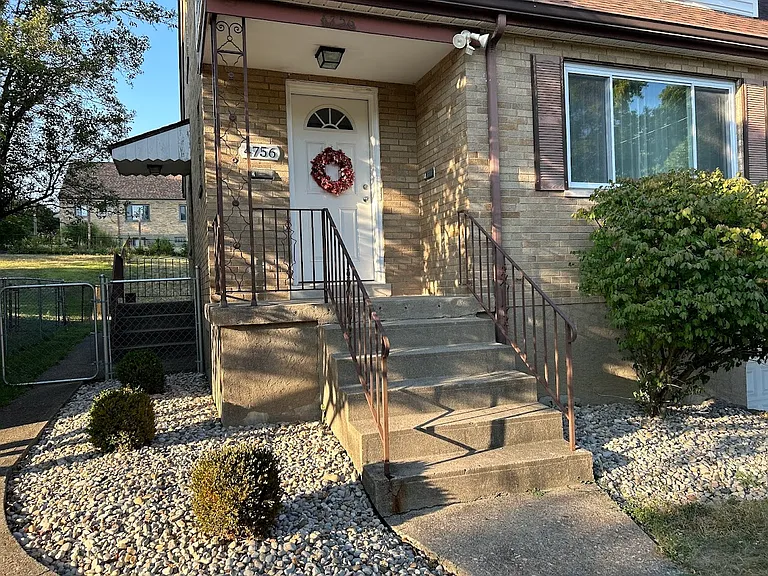 4756 Clevesdale Dr #2 — Photo 2