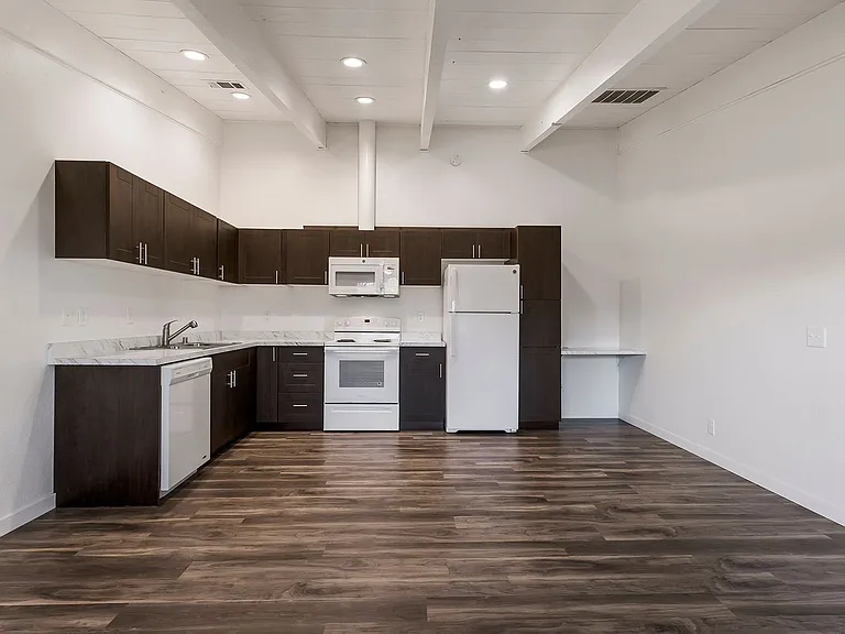 Sheridan Square Apartments — Photo 68