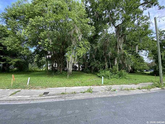 3rd image of 626 NW 1st St