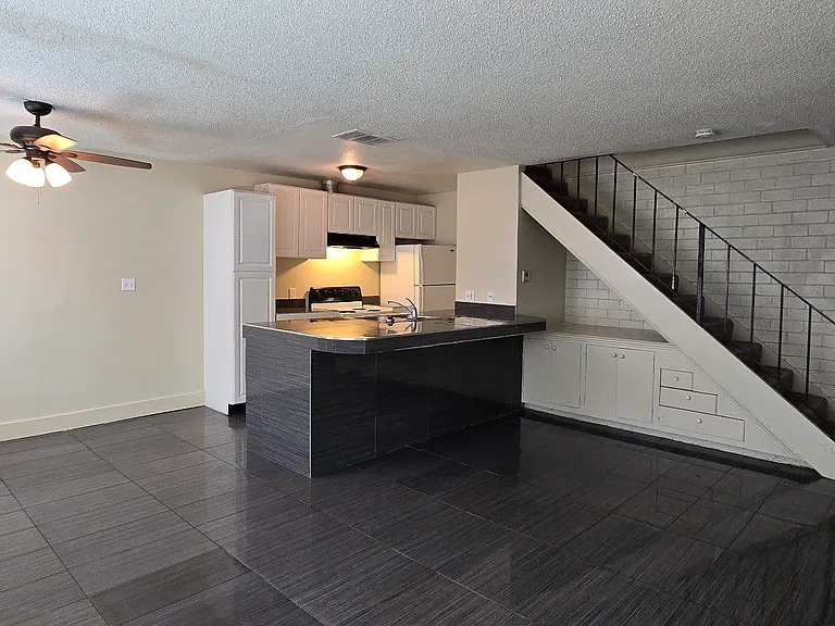 2603 W Fairmont Ave #101 — Photo 2