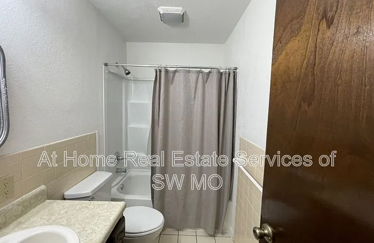 1316 E Lakewood St — Photo 12